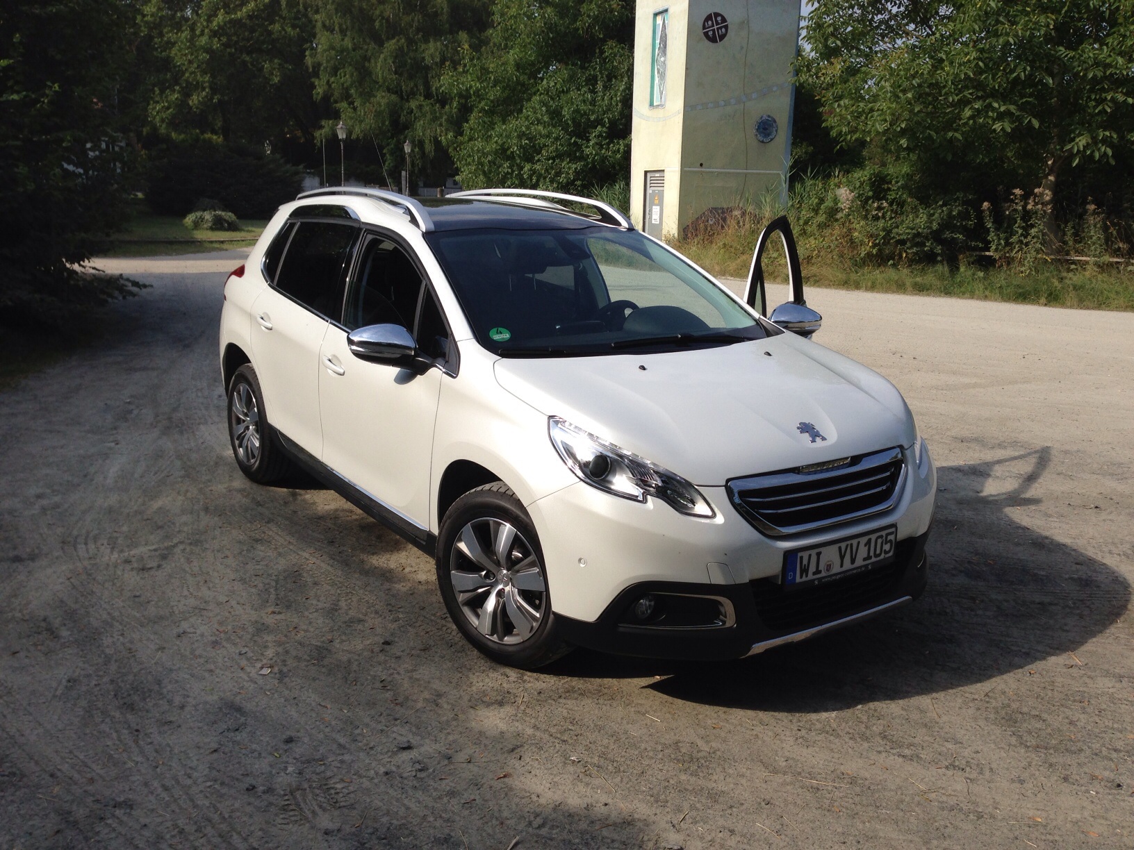 Probefahrt: Peugeot 2008 Allure e-HDi FAP 115 Perlmutt Weiß